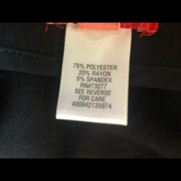 Ladies Black, knee-length Skirt - Picture 5 of 6